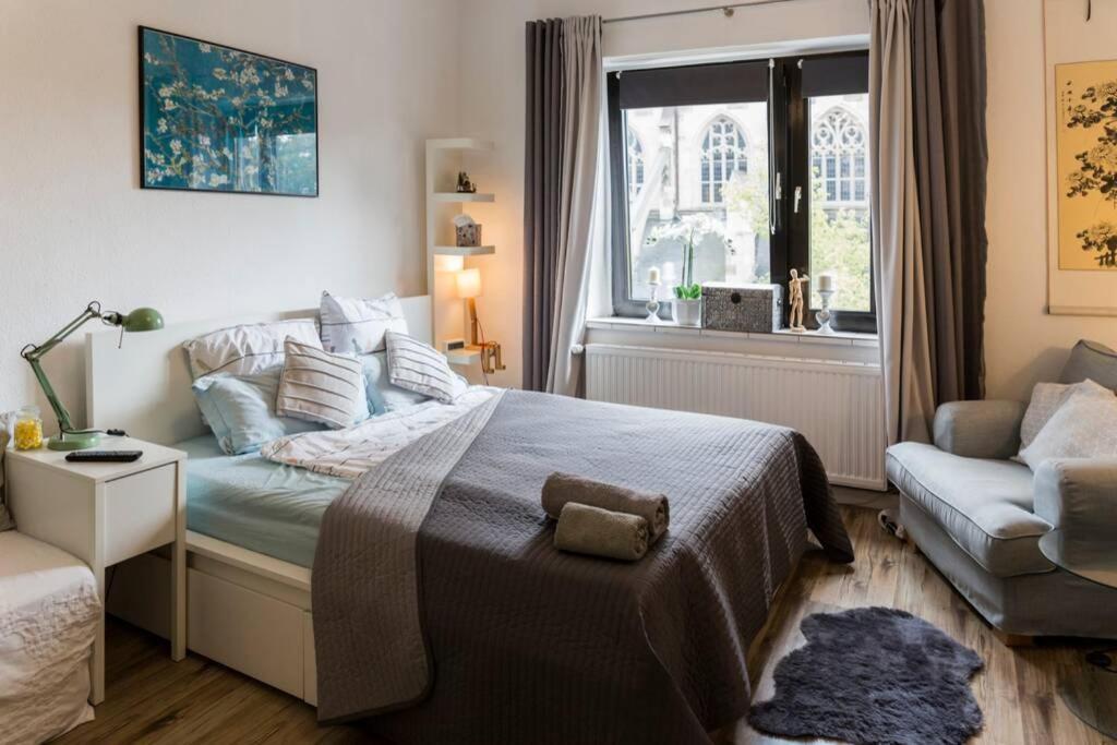Beautiful Cozy 1-Room Apartment, Near Rhine 뒤셀도르프 외부 사진