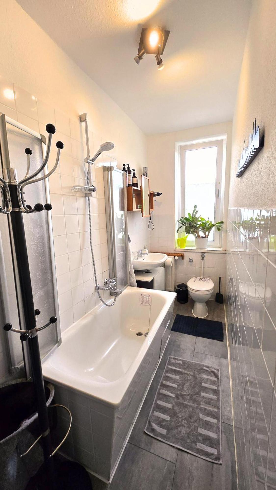 Beautiful Cozy 1-Room Apartment, Near Rhine 뒤셀도르프 외부 사진